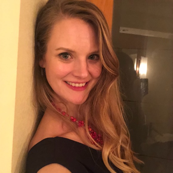 Meet your Posher, Sarah - Picture 1 of 1